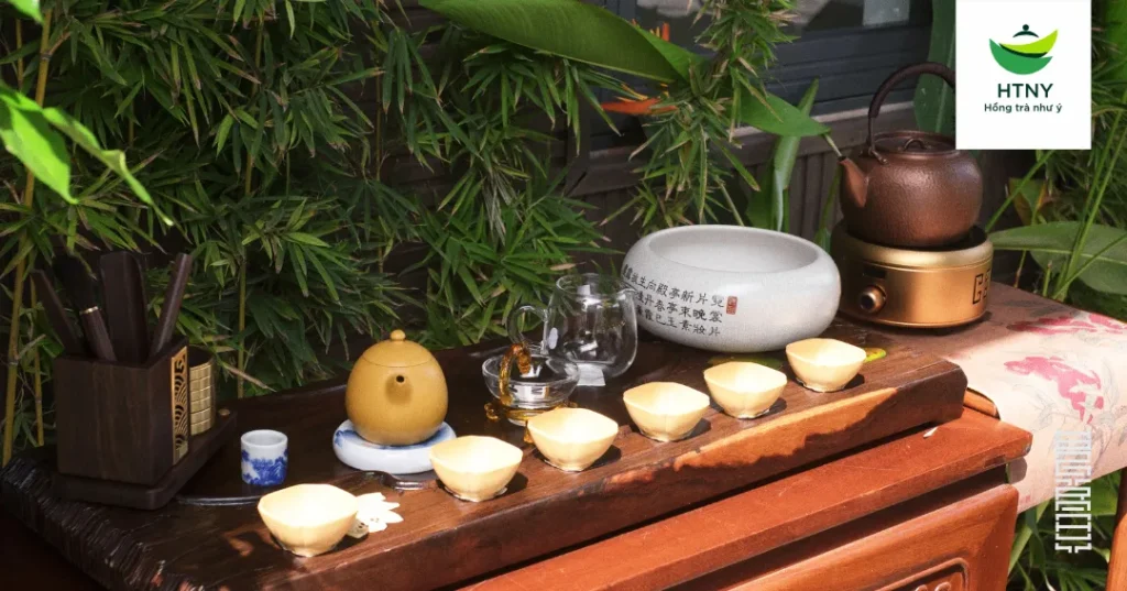 bàn pha trà